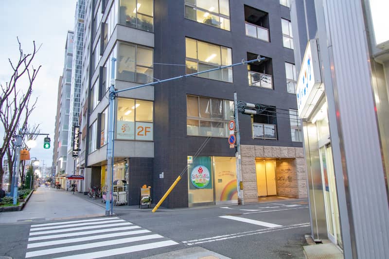8番出口から当院まで徒歩のご案内-写真03